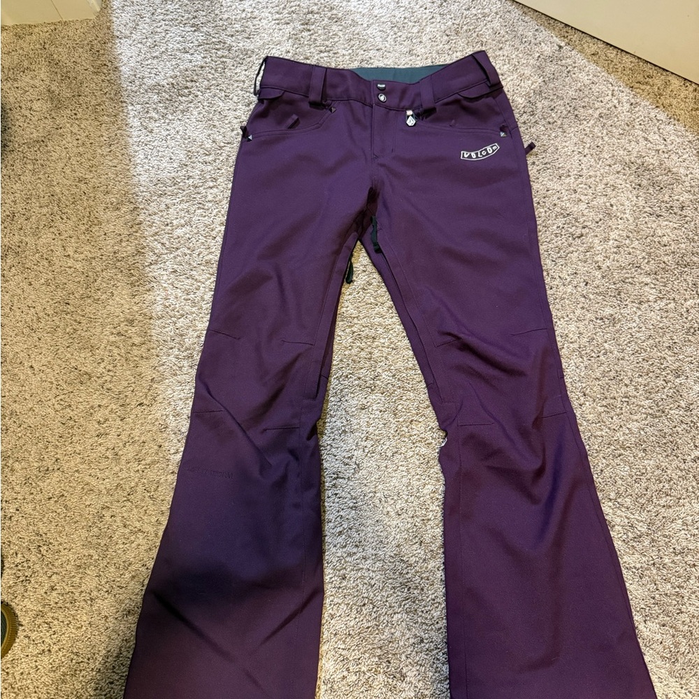 Volcom Snowboarding Pants - Picture 2 of 6